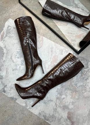 Жіночі дизайнерські чоботи із натуральної шкіри на шпильці 9110