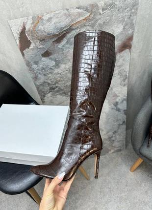 Жіночі дизайнерські чоботи із натуральної шкіри на шпильці 9110
