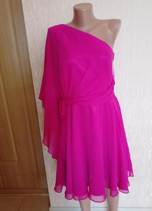 Красива  фірмова сукня  14 розміру