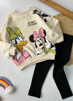 Отличный костюм с ярким рисунком