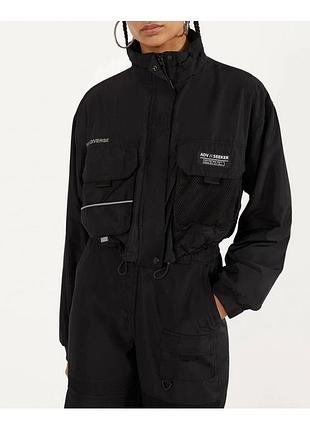 Куртка bershka чорного кольору