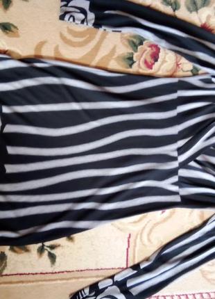 Платье очень красивое состояние новое