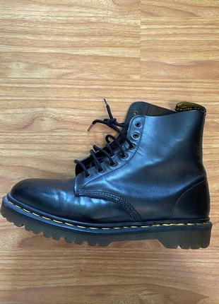 Шкіряні черевики dr. martens