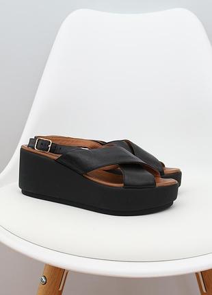 Кожаные босоножки на платформе inuovo оригинал размер 36 (23 см)