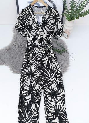 Комбинезон с принтом и поясом от zara, размер xs