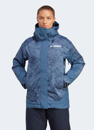 Женская куртка adidas оригинал.