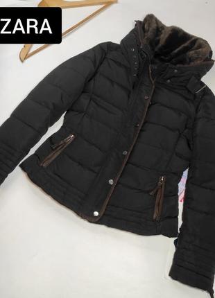 Куртка жіноча чорна дута з хутряним коміром від бренду zara basic s