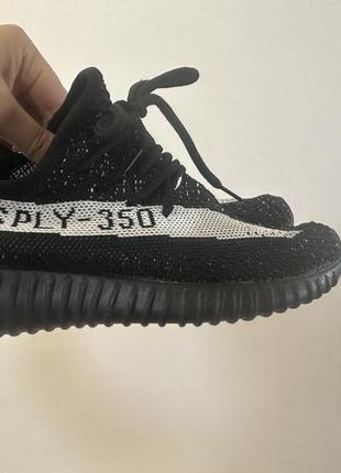 Кроссовки зе adidas yezzy