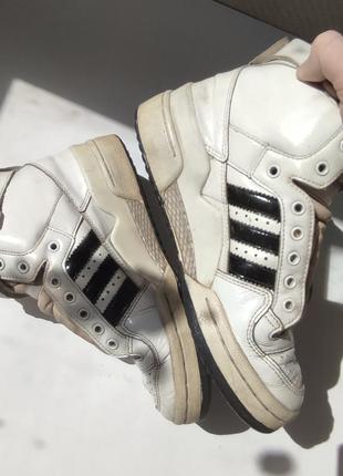 Кроссовки adidas forum high fur натуральная кожа обуви адидас формы белого цвета
