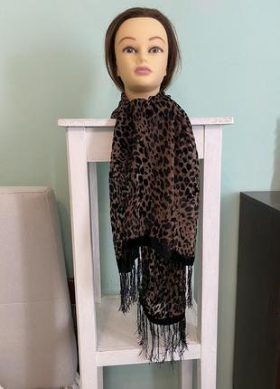 Панбархатный шарф с животным принтом