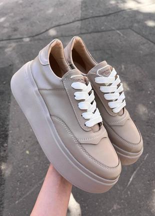 Кроссовки из натуральной кожи