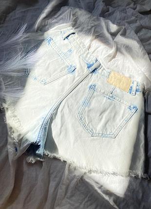 Женская бело-голубая короткая джинсовая юбка-шорты клеш размер m6 фото