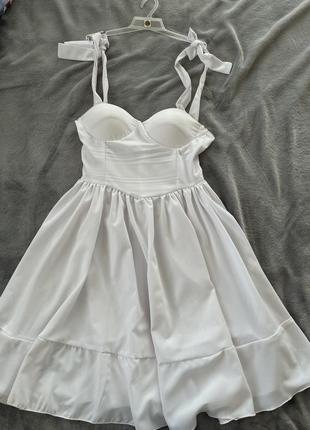 Платье с чашечками