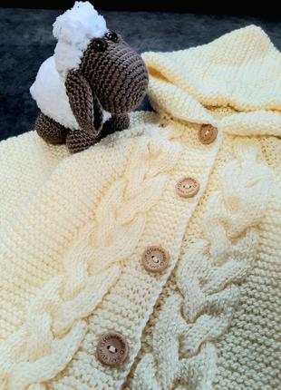 Вязаный комбинезон для малышей