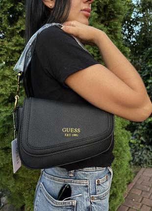 Сумка седло в черном цвете от guess со всеми бирками и лого