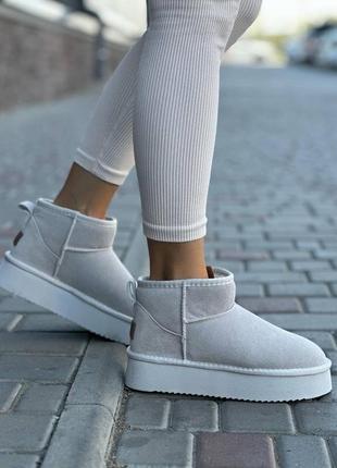 Уггі жіночі з натуральним хутром світло сірі зимові черевики