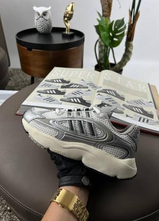 Кроссовки adidas