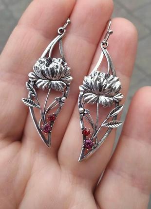 Сережки піони квіти