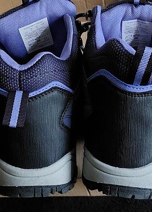 Влагоотталкивающие горные ботинки mountin warehouse