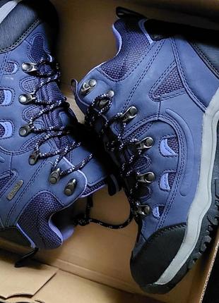 Влагоотталкивающие горные ботинки mountin warehouse