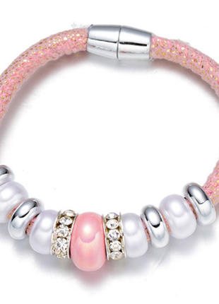 Розовый браслет