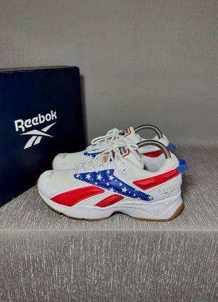 Оригінальні кросівки reebok interval 96