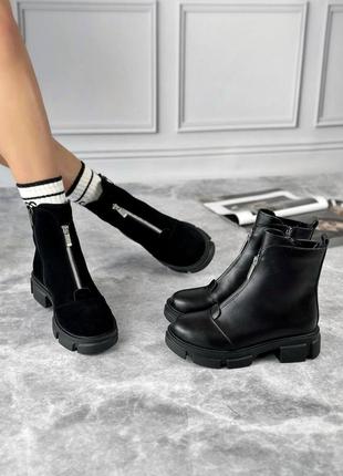 Женские демисезонные черные натуральные ботинки на тракторной подошве с молнией спереди