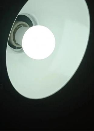 Настільна лампа для манікюру біла4 фото