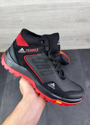 Мужские кожаные зимние кроссовки adidas