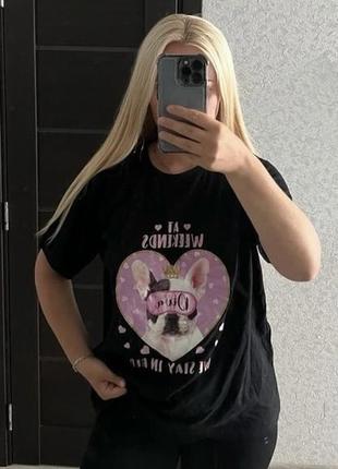Стильна трендова базова футболка з принтом бульдог та надписом studio sleepwear