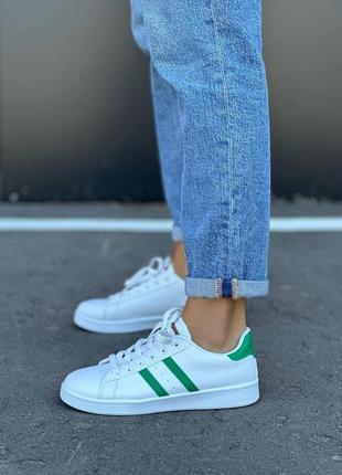 Кроссовки женские новые