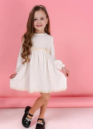 Платье летнее весеннее молочное белое розовое с кружевом муслиновое для девочки платье платья с оборками нарядное нарядное беж3 фото