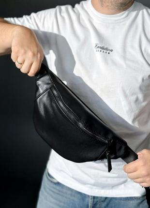 Бананка из натуральной гладкой кожи, кожаная сумка на пояс skill lodka (черная)2 фото