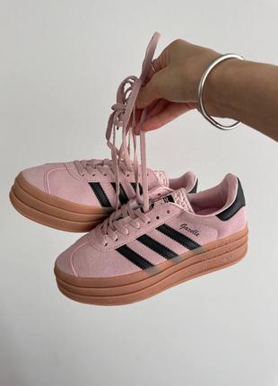 Кроссовки в стиле adidas gazelle
bold pink / black premium