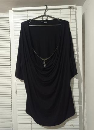 Гарна кофтинка з драпіруванням.