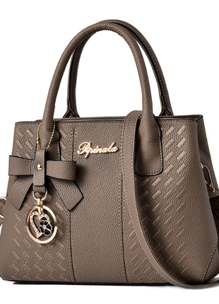 Классическая женская сумка через плечо с брелком, модная, качественная женская сумочка эко кожа коричнева