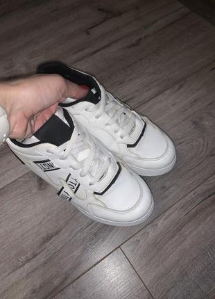 Кроссовки белые с черным4 фото