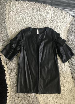 Плащ из экокожи