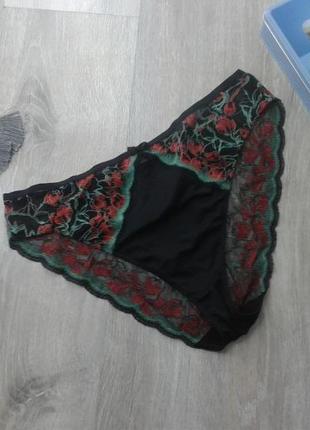 Гарні чорні трусики з мереживом marks & spencer