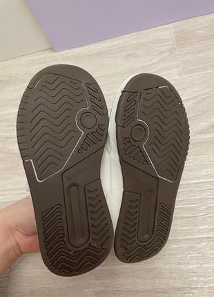 Дитячі кросівки