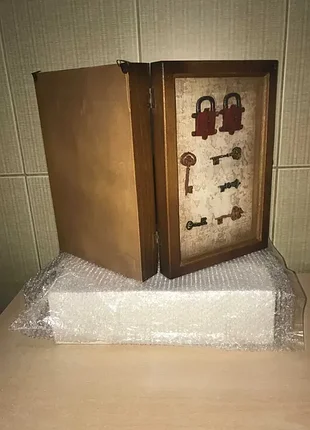 Ключница ключи под стеклом настенная деревянная новая