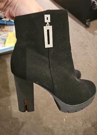 Ботинки красивые