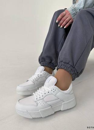 Кросівки білі, еко-шкіра + взуттевий текстиль, маломірять на розмір , платформа 4,5 см