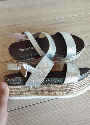 Нарядні  босоніжки