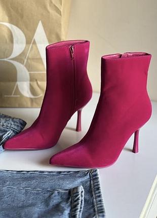 Стильні яскраві ботильони велюровий primark & paula echevarria яскраво-рожевого...