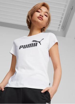 Белая спортивная футболка с логотипом от puma