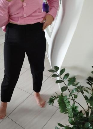 Классические черные брюки до щиколотки