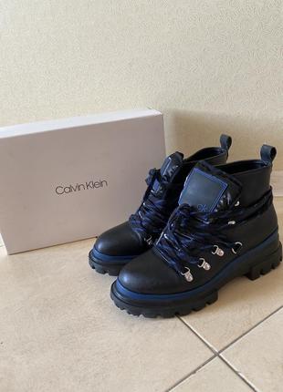 Чорні шкіряні черевики calvin klein