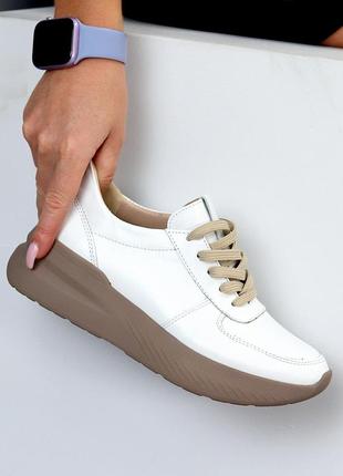 Белые женские кроссовки кеды на бежевой подошве из натуральной кожи кожаные кроссовки кеды
