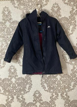 Теплая зимняя парка с капюшоном